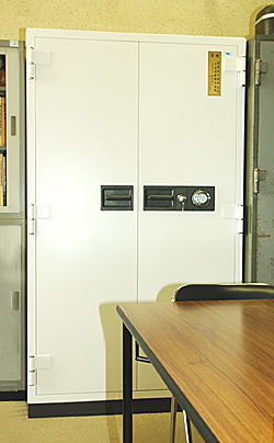 学籍簿保管庫(波止浜小学校)